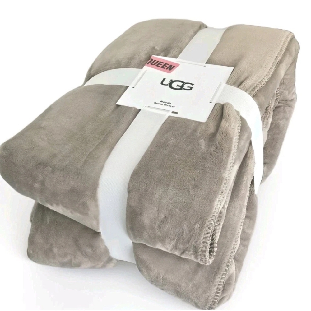 UGG Novah Queen Blanket NWT